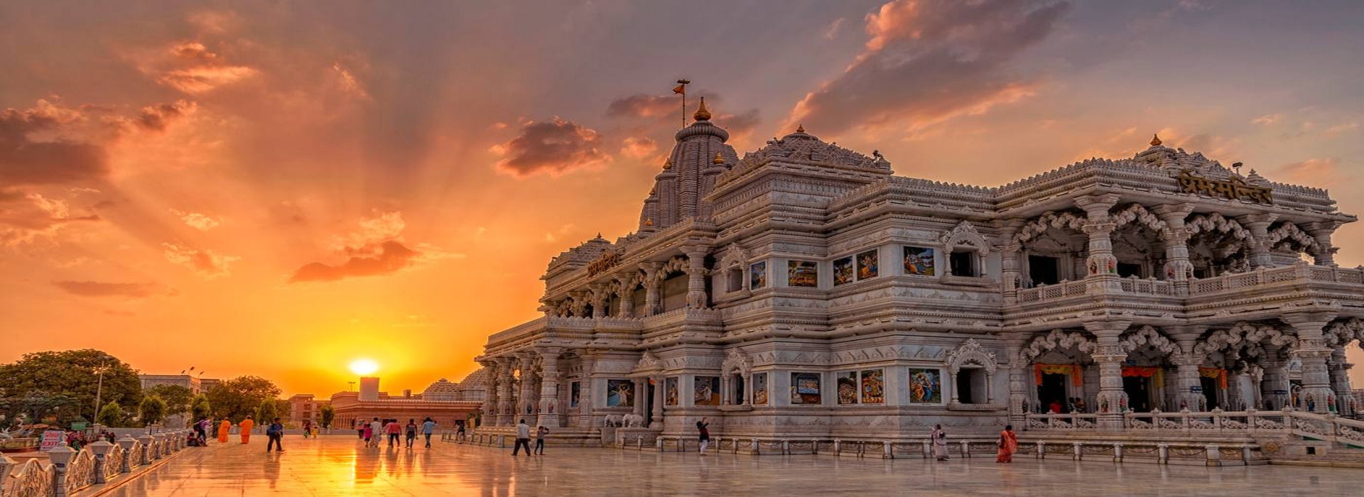 Vridavan To Agra